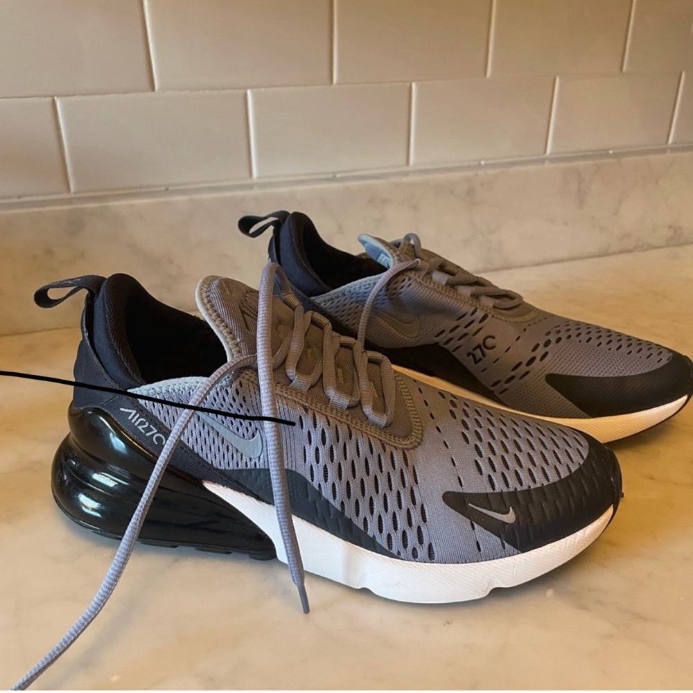 Men’s Nike sneakers